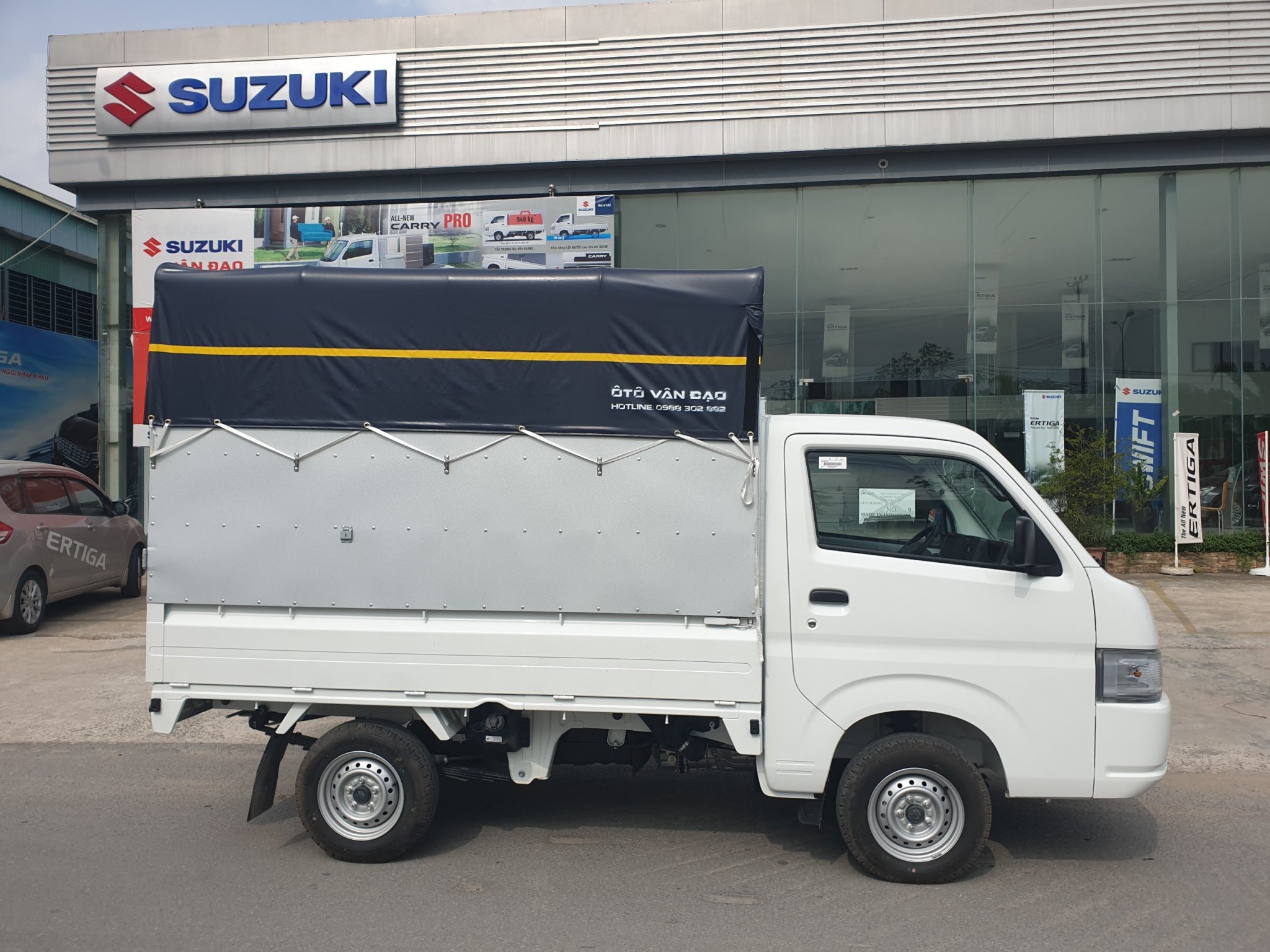 hình ảnh thân xe tải suzuki 750kg